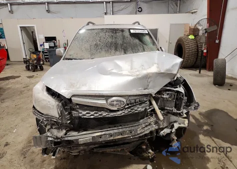 2015 Subaru Forester 2.5I Premium z USA, uszkodzony, nr VIN JF2SJADC7FH543051